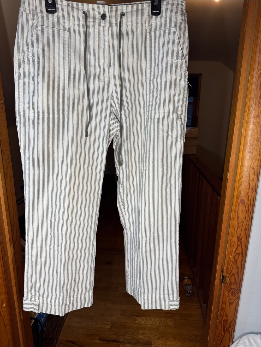 Jones New York women’s Striped Drawstring Chinos - White & Gray